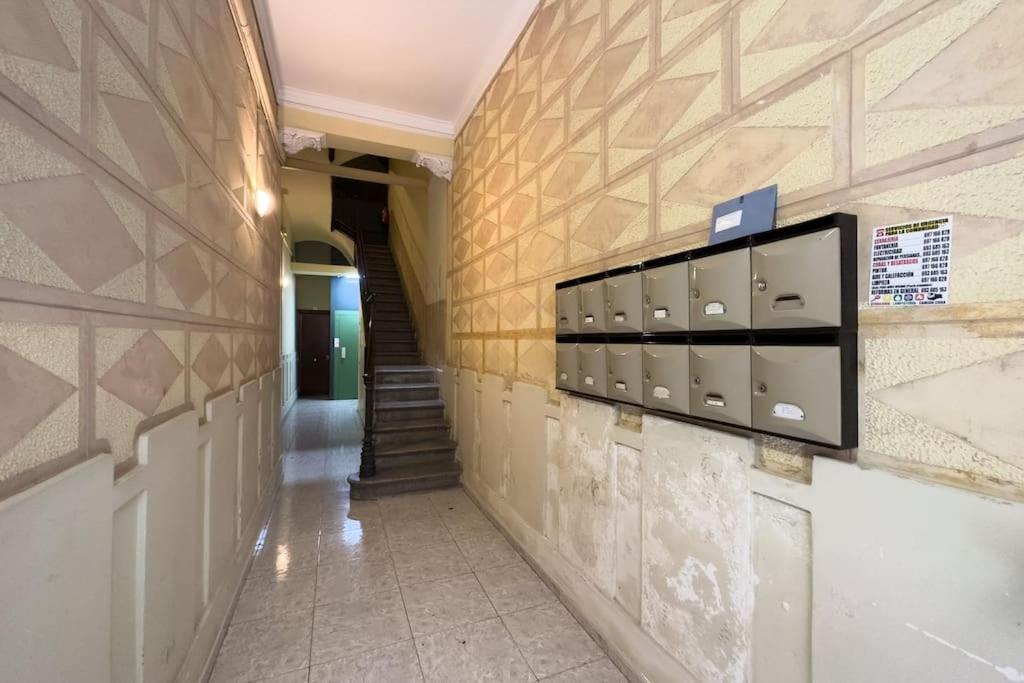 Bebarceloner Sants Apartments - 2 Bedrooms Kültér fotó